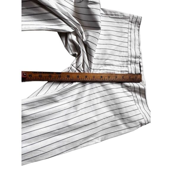 BcBG white pinstriped pants size 4 - Picture 5 of 11